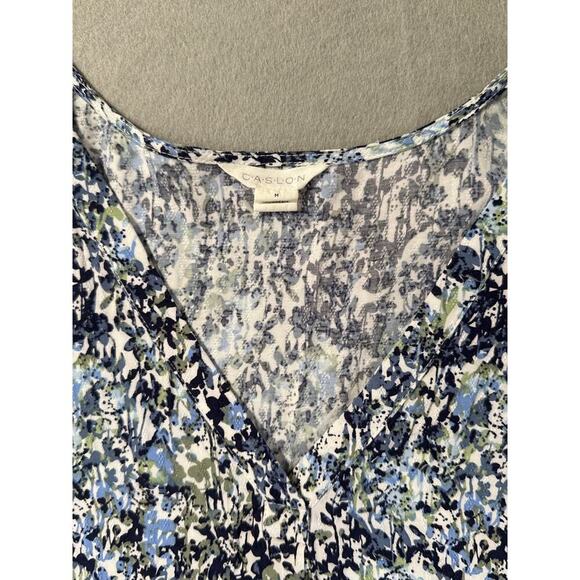 Women’s Caslon Blue Floral Donny Flutter Short Sleeve VNeck Blouse Sz M - Picture 2 of 4